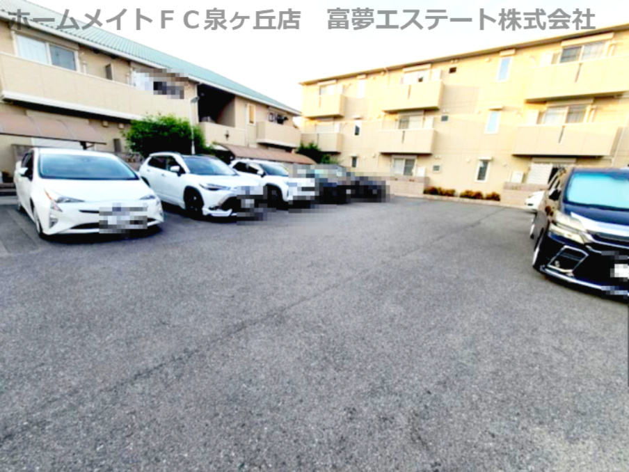 アオーラヌエボⅡの駐車場