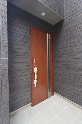 《仲介手数料無料》北区大成町４丁目611-1新築一戸建て‎ハートフルタウンの玄関