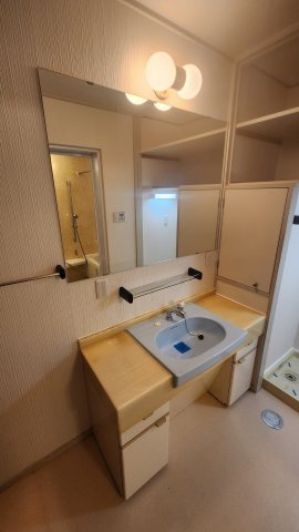 【洗面所】ベルヴィ本山中町