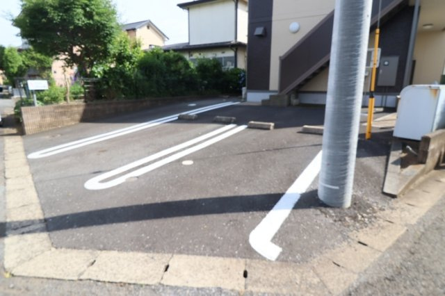 ブルースカイの駐車場|駐車場