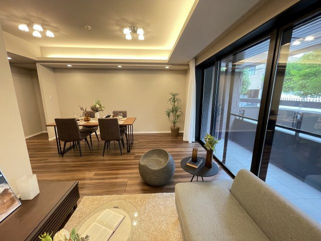 ザ・パークハウス池田山の居間・リビング