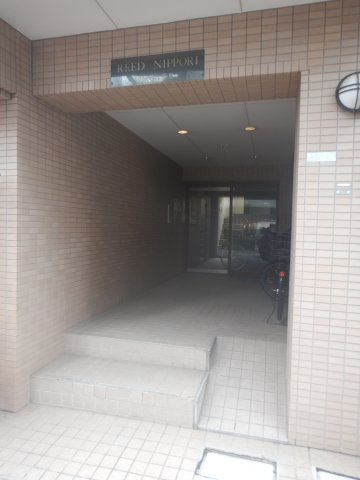 リード日暮里のエントランス