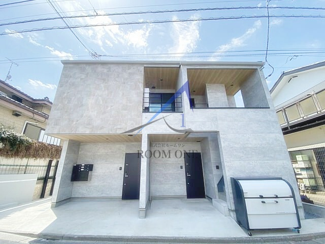 Ｇｌｏｓｓ　Ｔｅｒｒａｃｅ