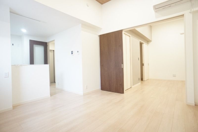 仮）Villa Raccoon 桜木町の居間・リビング