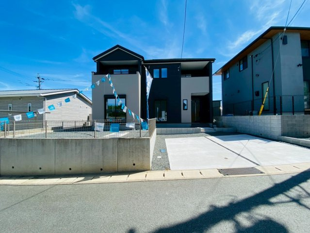 よかタウン／北区植木町一木４期／２号棟の前面道路含む現地写真