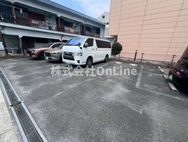 レオパレスＴ＆Ｔの駐車場