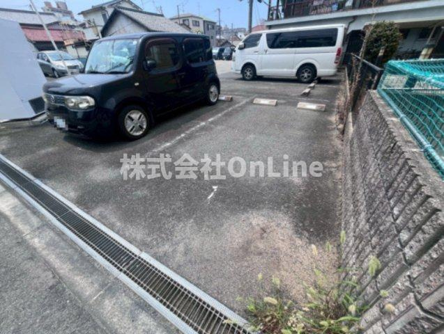レオパレスＴ＆Ｔの駐車場