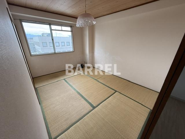 草野マンション21号館の寝室