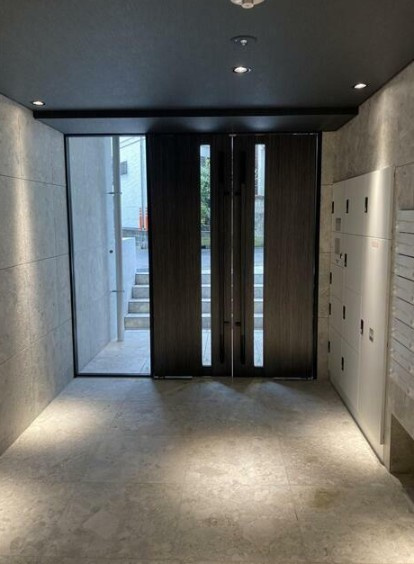 S-RESIDENCE目黒大岡山のエントランス