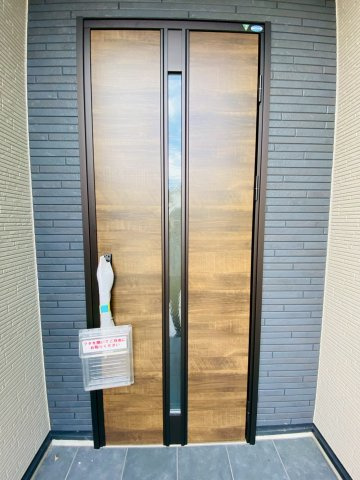 よかタウン／北区打越町１期／１号棟の玄関