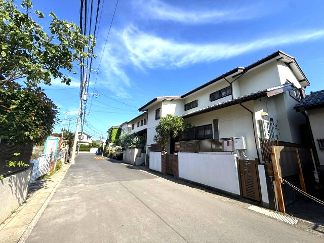 バス停徒歩2分　高台　閑静な住宅街