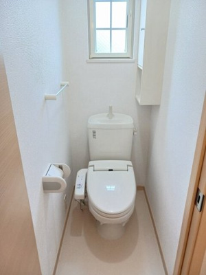 【トイレ】 | ジョイ・キープ・クニヤンⅡ | 清潔感のあるトイレです