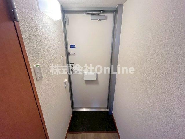 レオパレスクラムの玄関