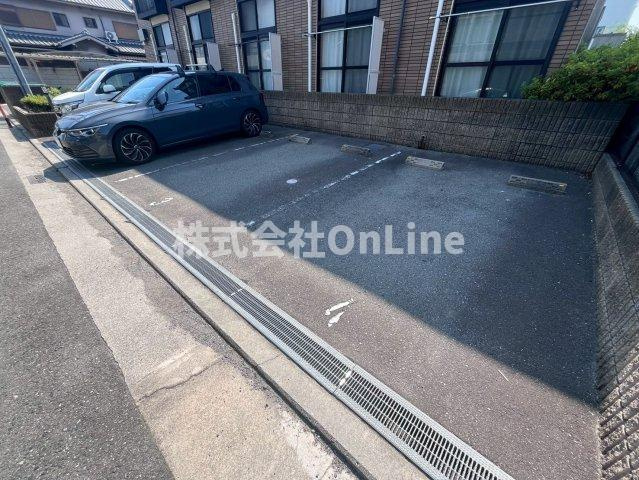 レオパレスクラムの駐車場