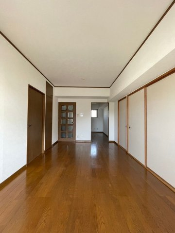 パインヒルズ奈多の居間・リビング