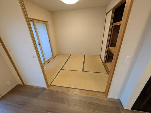 サーパス学校町レジデンスのその他|和室