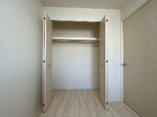 ネクストステージの収納|クロ建具の色は相違がございますーゼット（イメージ）