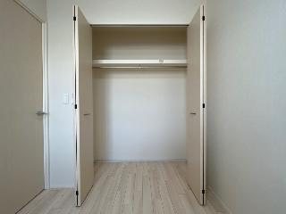 ネクストステージの収納|建具の色は相違がございます（イメージ）
