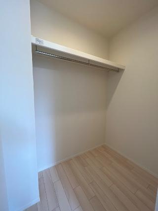 ネクストステージの収納|建具の色は相違がございます（イメージ）