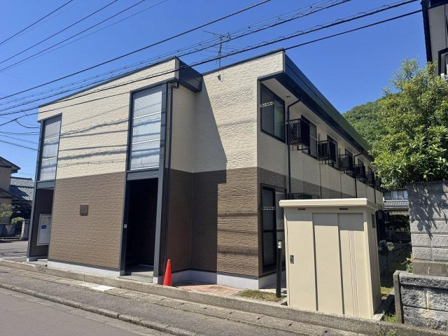 レオパレスパークハイム芦山の外観