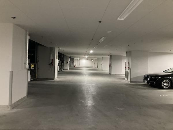 【駐車場】