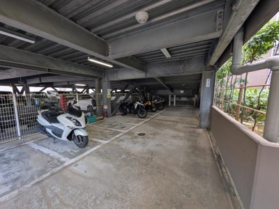 【その他共用部分】 | ディーレスティア堺・光明池 | ゆとりのある駐輪場・バイク置場になってます！