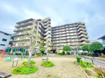 【外観】 | エクセランス堺東 | 南海高野線「堺東」駅が徒歩17分。通勤にも外出にもアクセス良好。家族でおでかけすることも増えそうですね♪