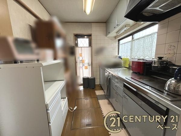 奈良市法蓮町　中古一戸建のキッチン|■現地撮影写真■