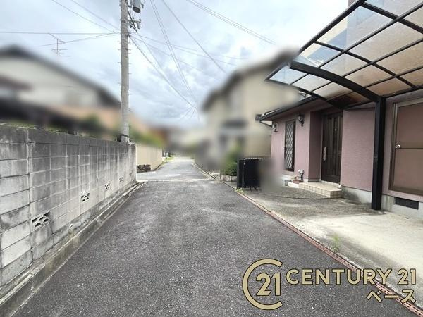 奈良市法蓮町　中古一戸建の前面道路含む現地写真|■現地撮影写真■