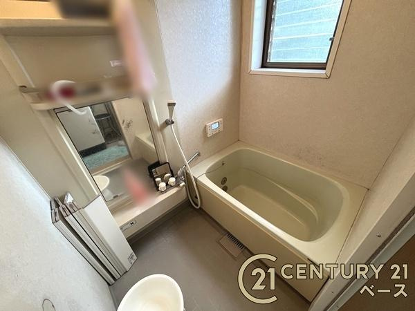 奈良市法蓮町　中古一戸建の浴室