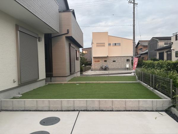 知立市八橋町01期　全2棟・1号棟の庭|ウッドデッキやBBQ。想像が膨らむお庭