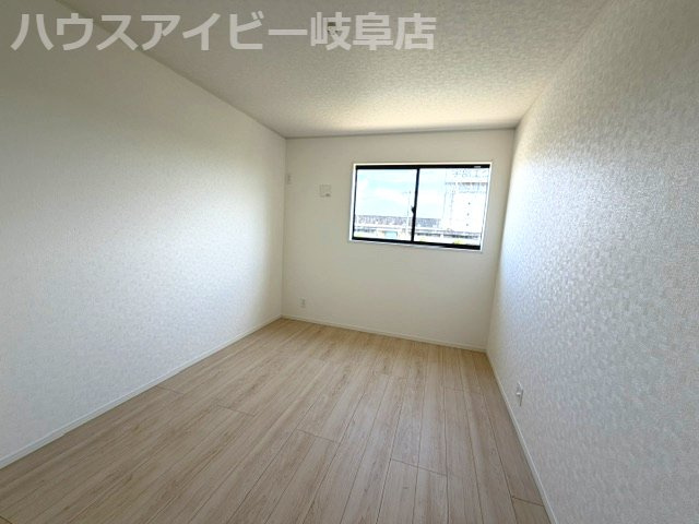 岐阜市今嶺新築建売全2棟！鏡島小学校・精華中学校！お車スペース3台以上可能！の洋室|岐阜市今嶺新築建売全2棟！鏡島小学校・精華中学校！お車スペース3台以上可能！