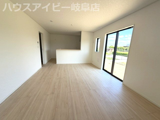 【居間・リビング】の画像