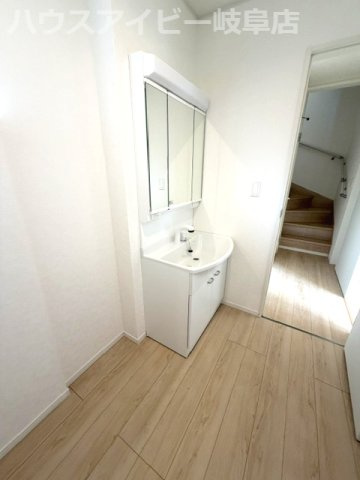 岐阜市今嶺新築建売全2棟！鏡島小学校・精華中学校！お車スペース3台以上可能！の独立洗面台|岐阜市今嶺新築建売全2棟！鏡島小学校・精華中学校！お車スペース3台以上可能！