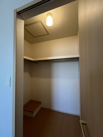 サン・エンブレィスの収納|ウォークインクローゼット