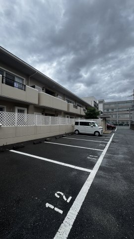 ラーナ竜王の駐車場
