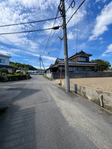 宮野上　売土地の前面道路含む現地写真