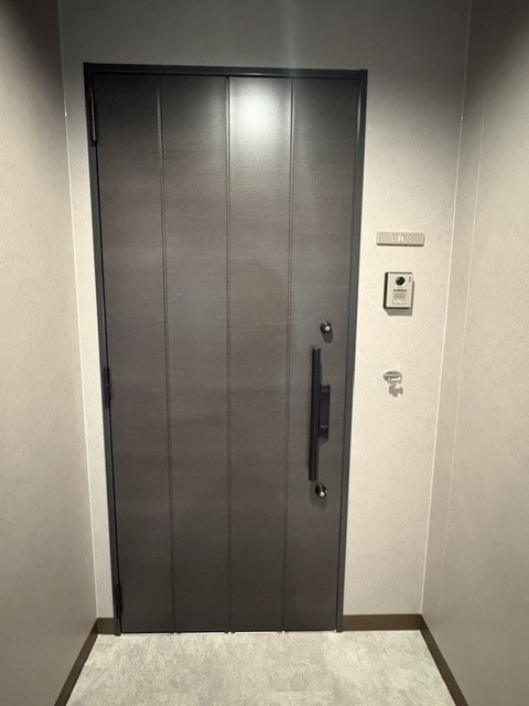芝弥生レジデンスの玄関|落ち着いた玄関です