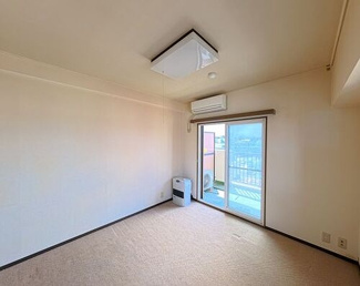 【居間・リビング】 | ライオンズマンション弘前一番町 | 洋室　約６．８畳　※内装前