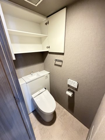 プレサンスロジェ堺筋本町のトイレ