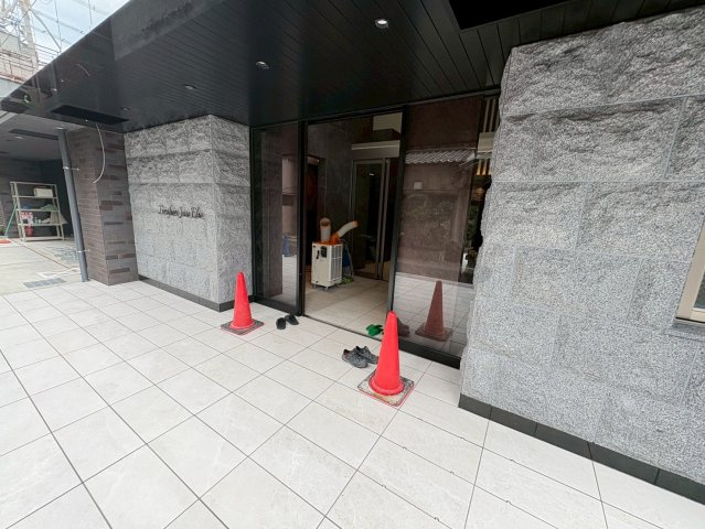 【エントランス】 | ファーストフィオーレ十三エリオ