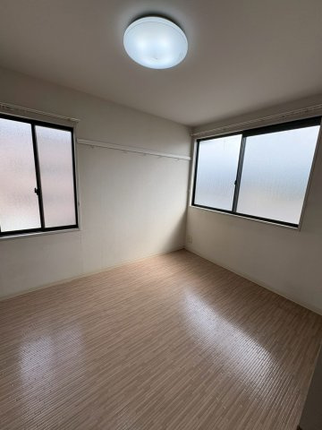 リバティー三津屋の居間・リビング