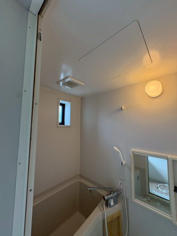 リバティー三津屋の浴室