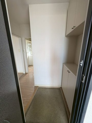 リバティー三津屋の玄関