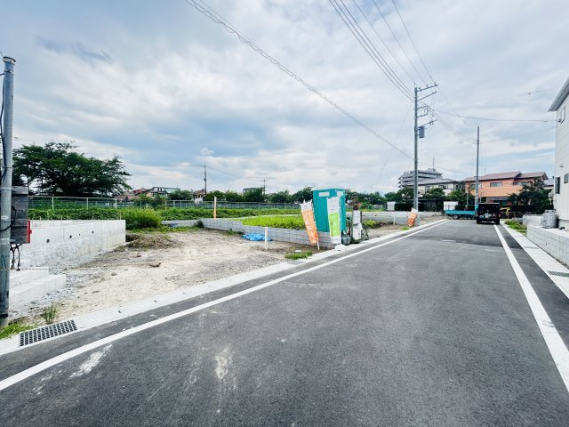 新築　前橋市北代田町第10-2期　クレイドルガーデン　4号棟の前面道路含む現地写真|現地写真　北側接道幅員約ｍ