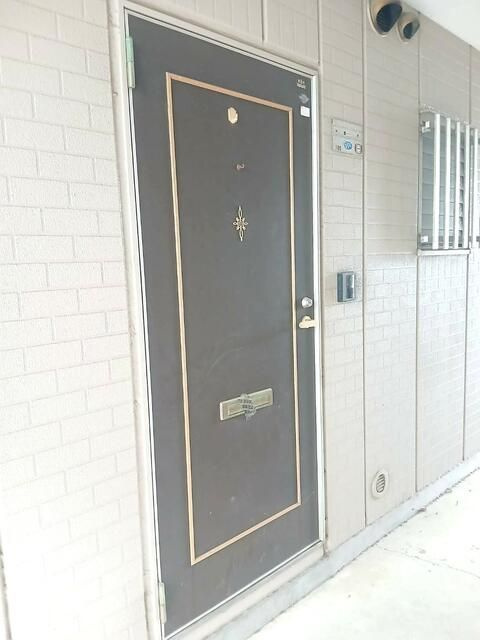 海老名市上今泉２丁目の賃貸マンションの玄関