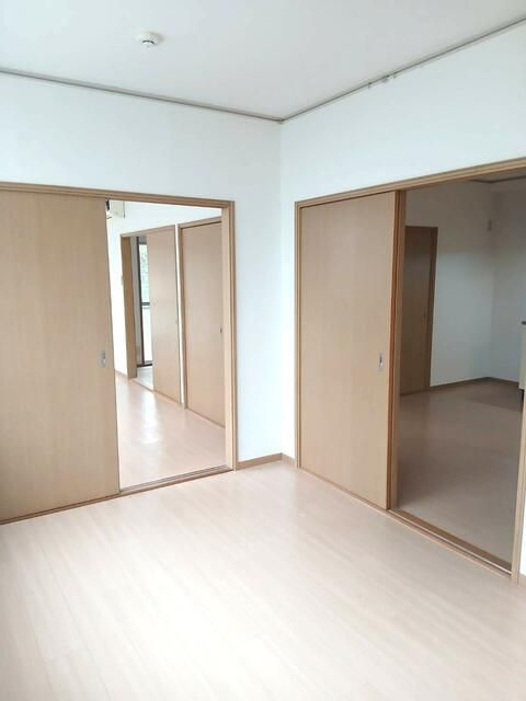 海老名市上今泉２丁目の賃貸マンションの寝室