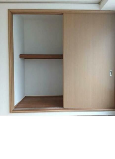 海老名市上今泉２丁目の賃貸マンションの収納