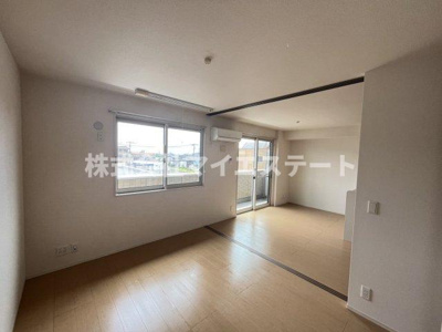 【居間・リビング】 | エル パティオ | 別部屋写真