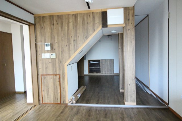 成田東5丁目戸建の居間・リビング